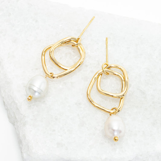 Everlasting Pearl Earrings in Gold
