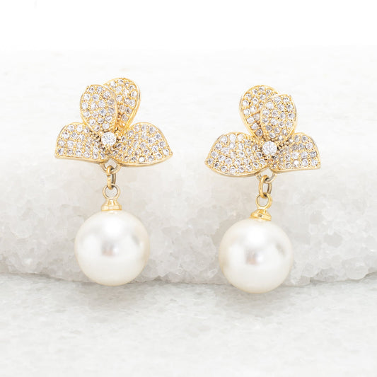 Natural Treasures Pearl Earrings